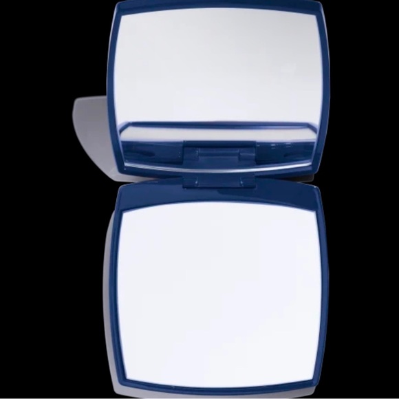 NIB! Chanel Mirror Double facetted! Blue outer shell! - Picture 3 of 3